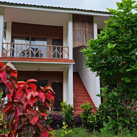 Hotel Exotica Squares Lakshmanpur Esterno foto