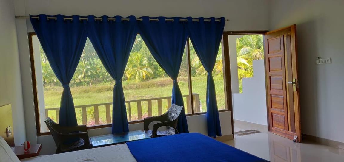 Hotel Exotica Squares Lakshmanpur Esterno foto