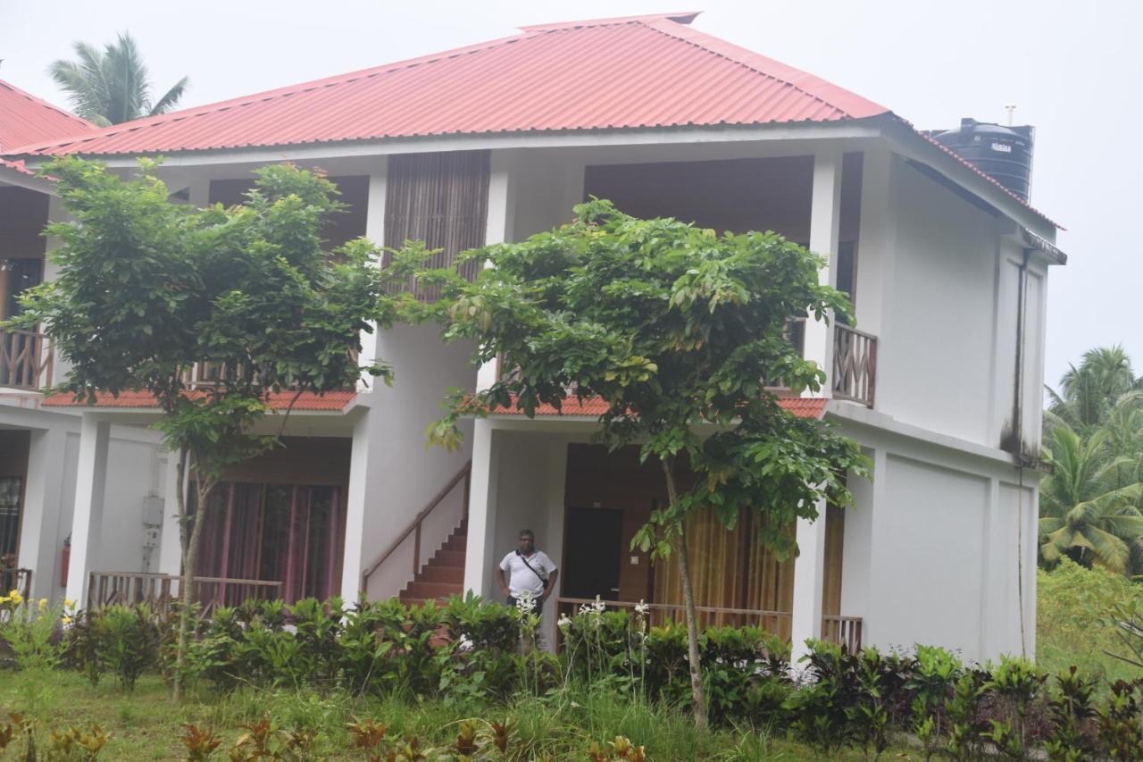 Hotel Exotica Squares Lakshmanpur Esterno foto