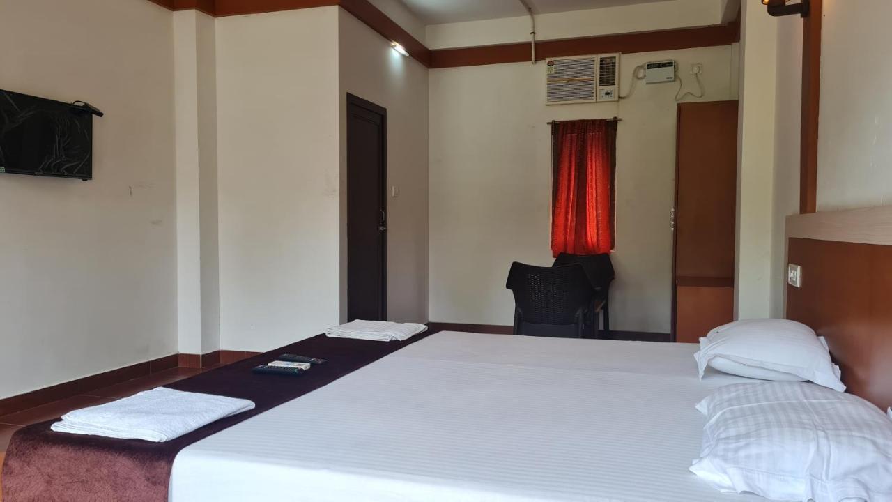 Hotel Exotica Squares Lakshmanpur Esterno foto