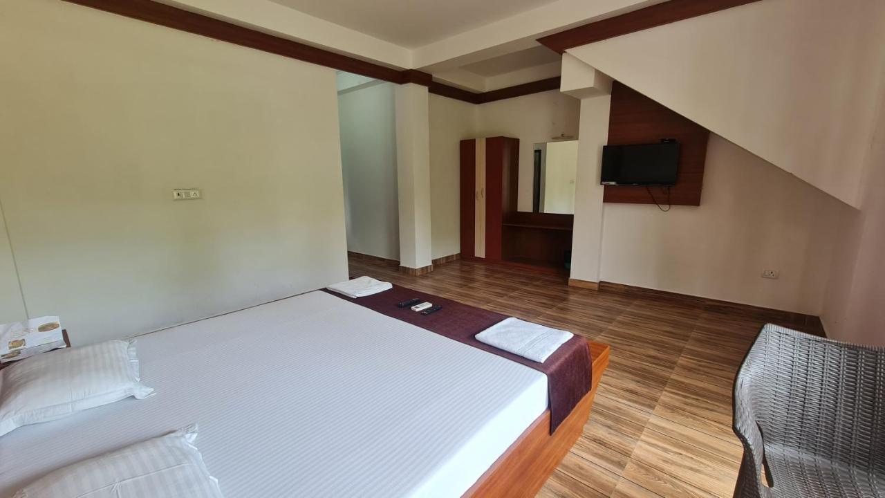 Hotel Exotica Squares Lakshmanpur Esterno foto
