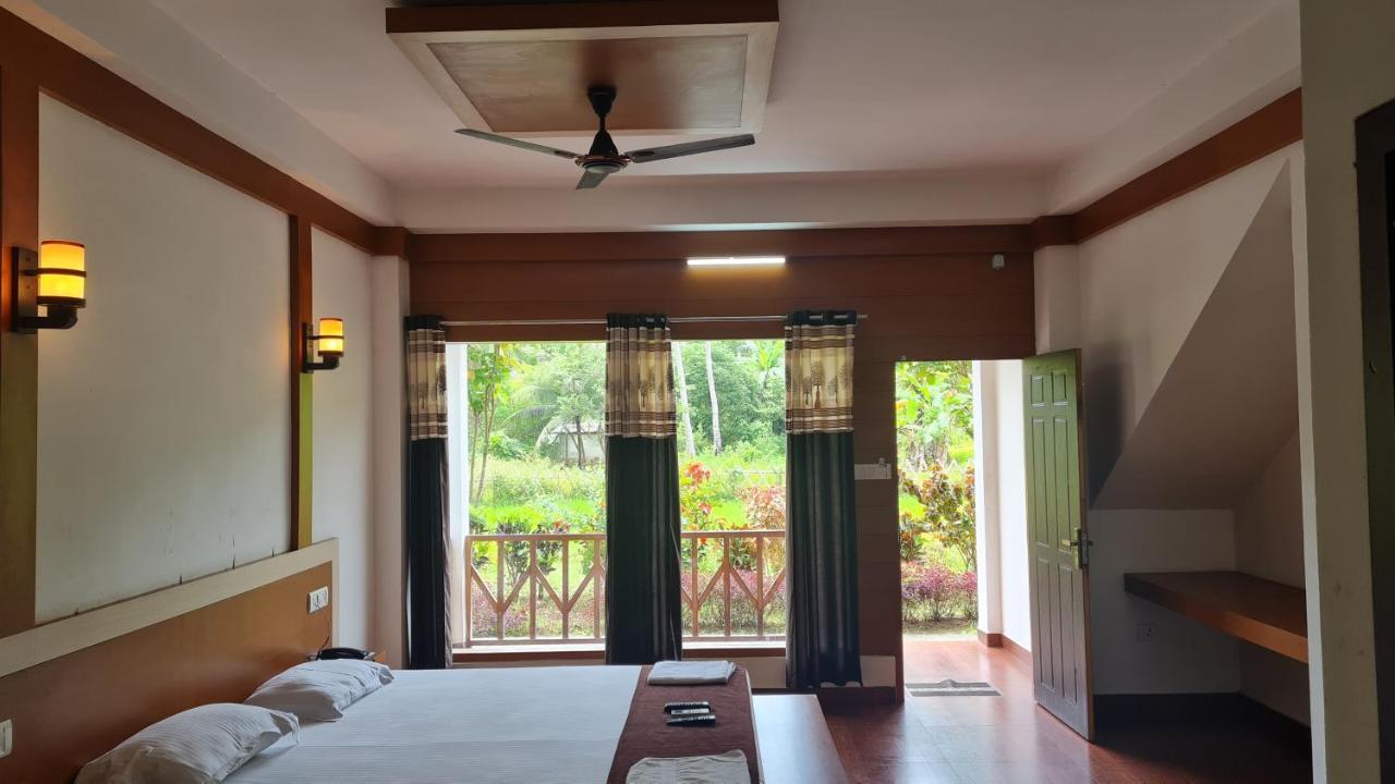Hotel Exotica Squares Lakshmanpur Esterno foto