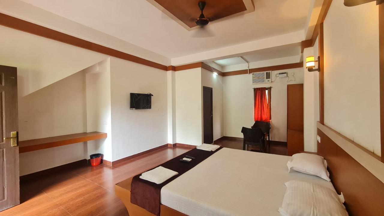 Hotel Exotica Squares Lakshmanpur Esterno foto
