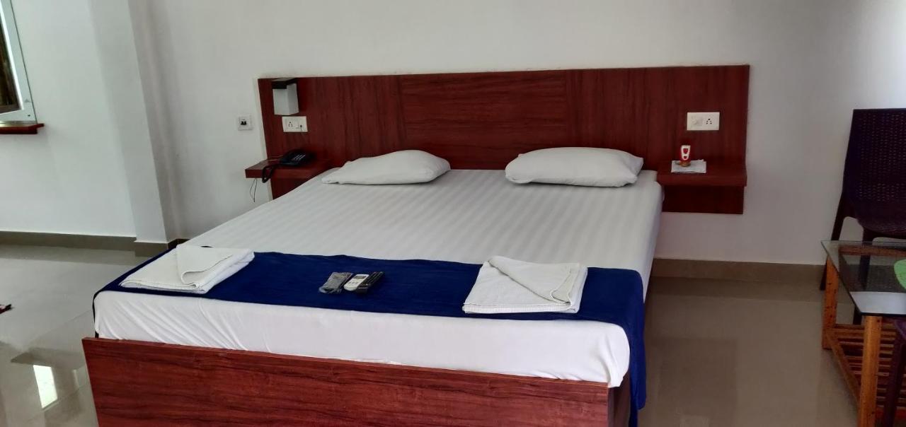 Hotel Exotica Squares Lakshmanpur Esterno foto