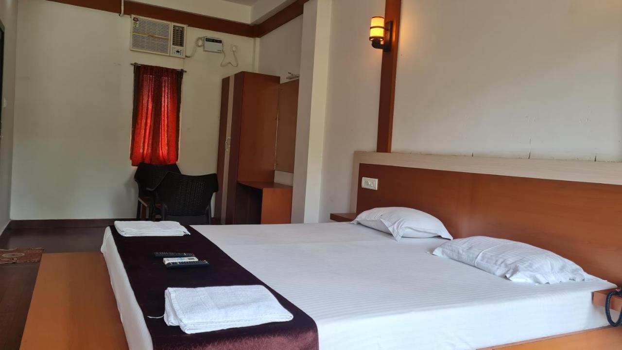 Hotel Exotica Squares Lakshmanpur Esterno foto