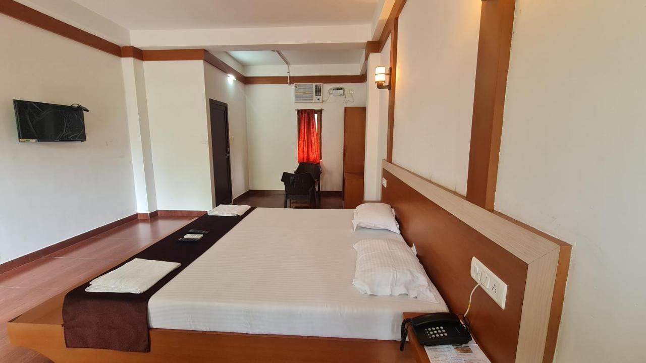Hotel Exotica Squares Lakshmanpur Esterno foto