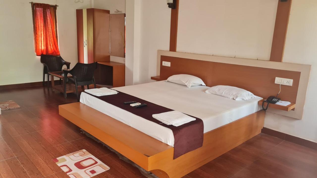 Hotel Exotica Squares Lakshmanpur Esterno foto