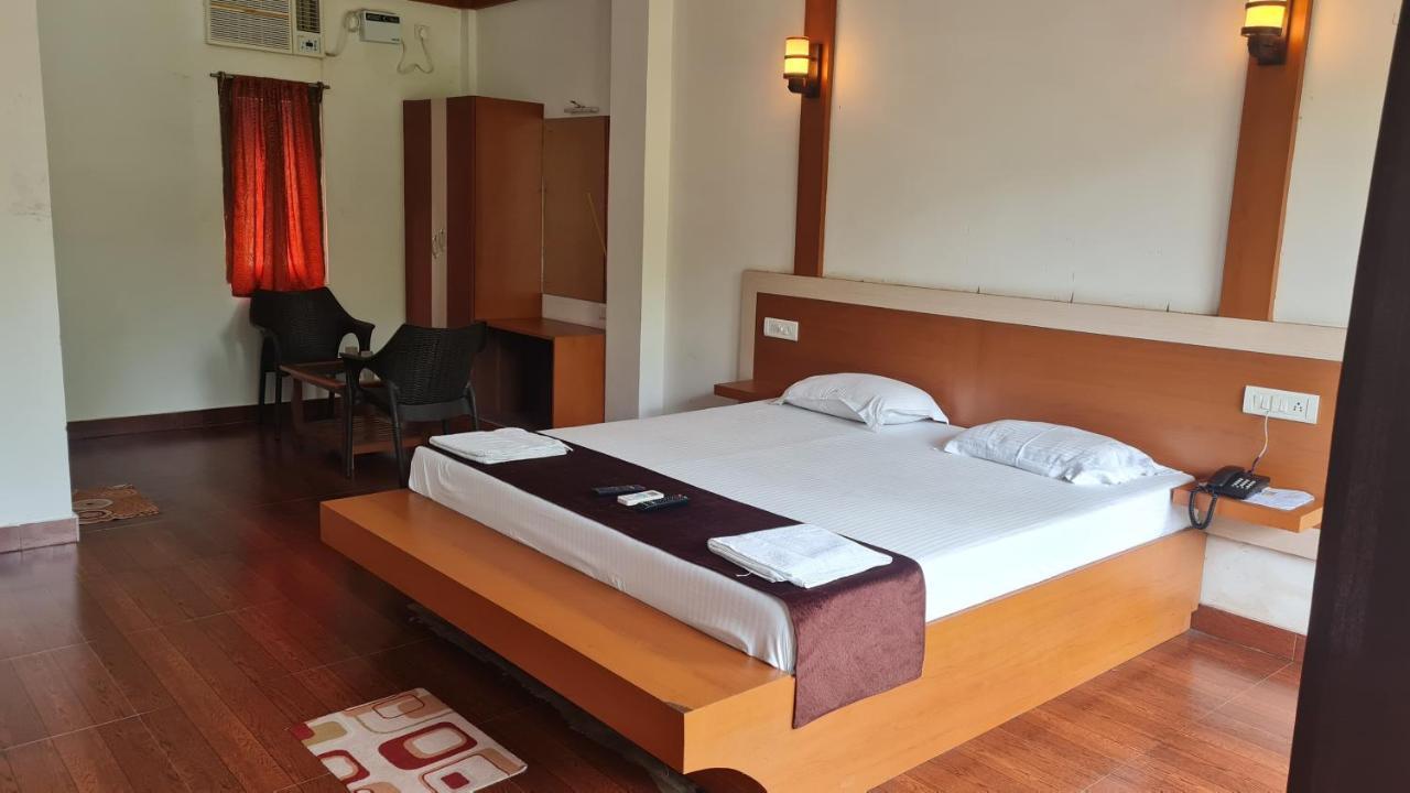 Hotel Exotica Squares Lakshmanpur Esterno foto
