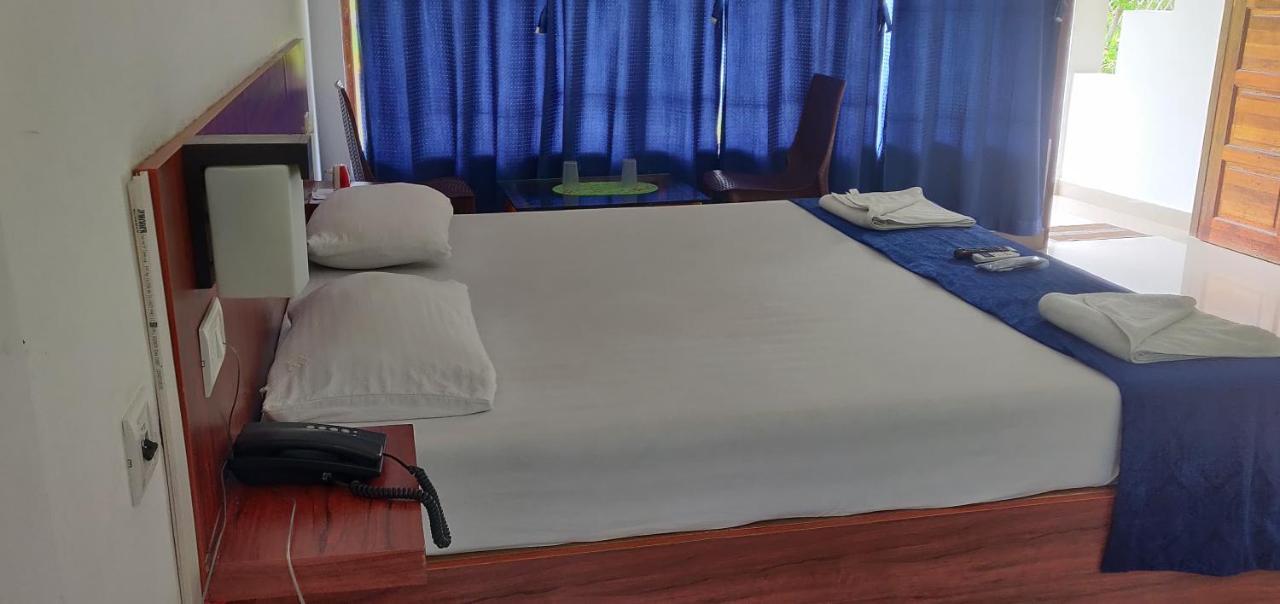 Hotel Exotica Squares Lakshmanpur Esterno foto
