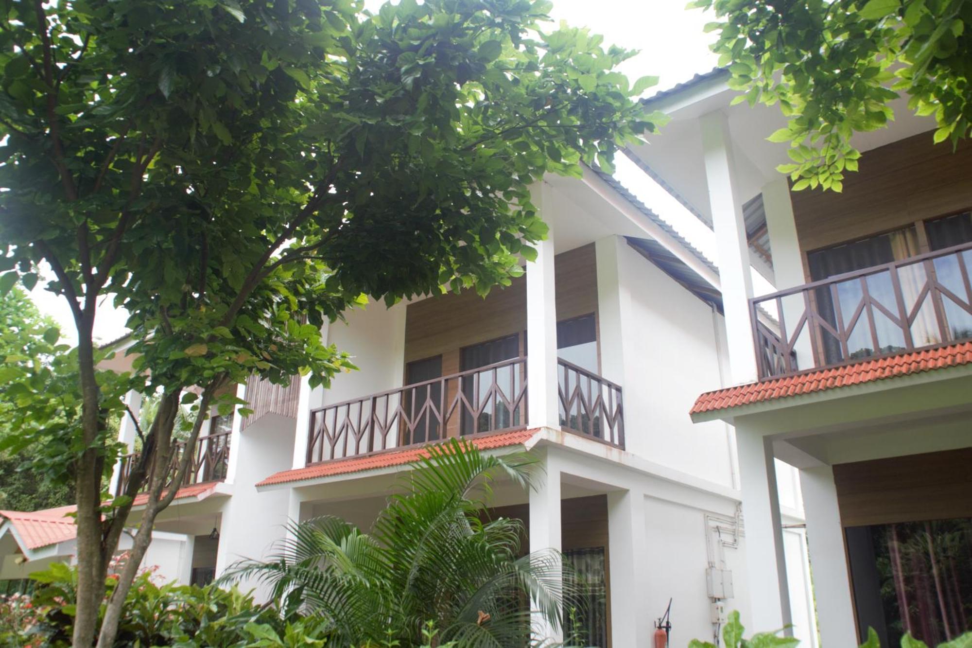 Hotel Exotica Squares Lakshmanpur Esterno foto