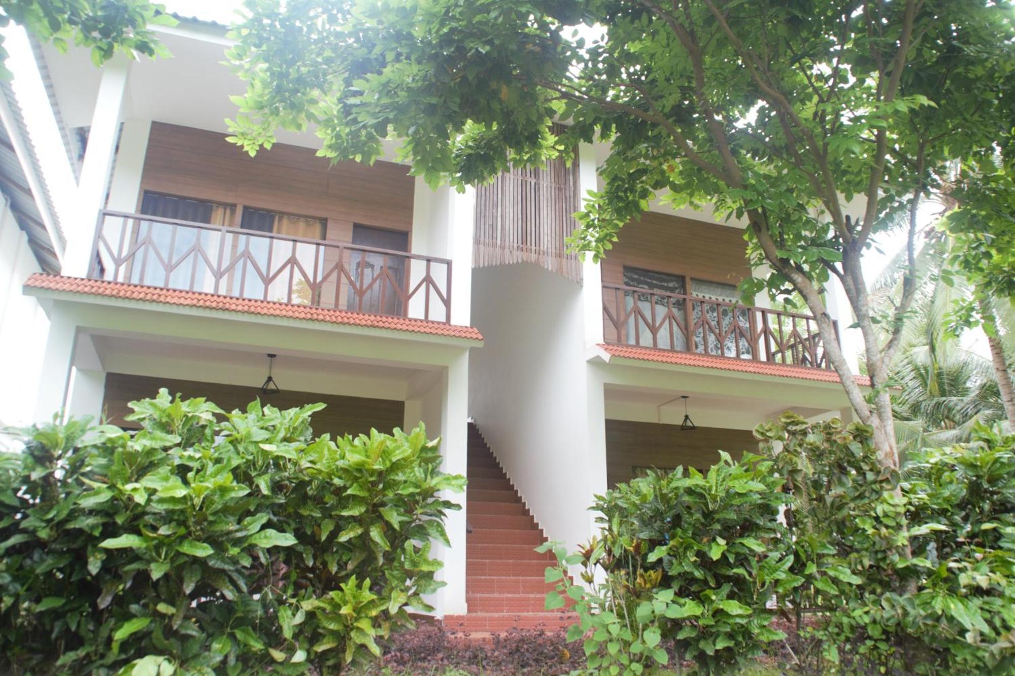 Hotel Exotica Squares Lakshmanpur Esterno foto